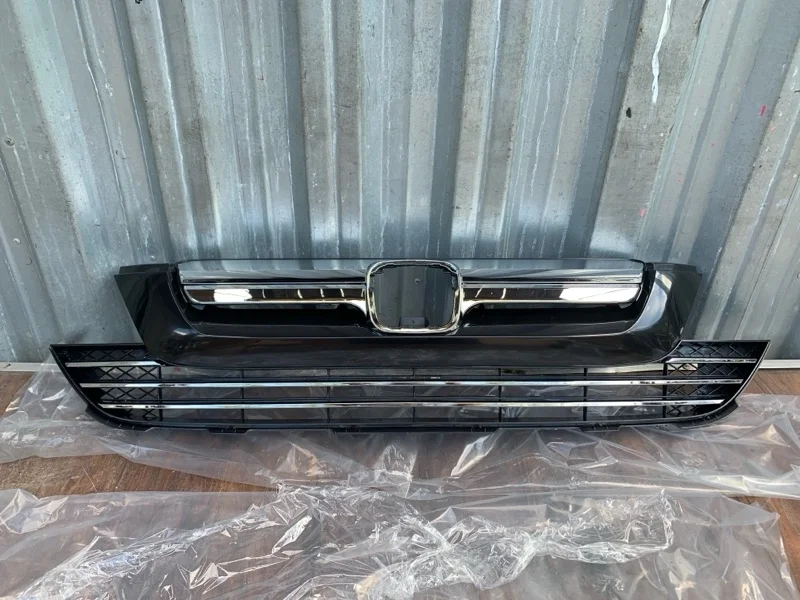 Решетка радиатора Honda CR-V 3 2007-2009 71128SWWG01ZL, передняя