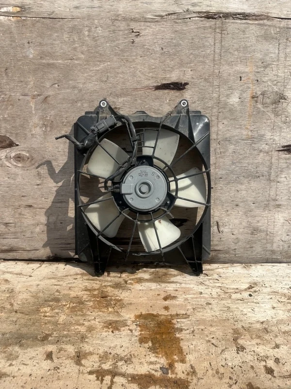 Диффузор вентилятора в сборе Honda Civic 8 2006-2011 19015RNAA01 4D