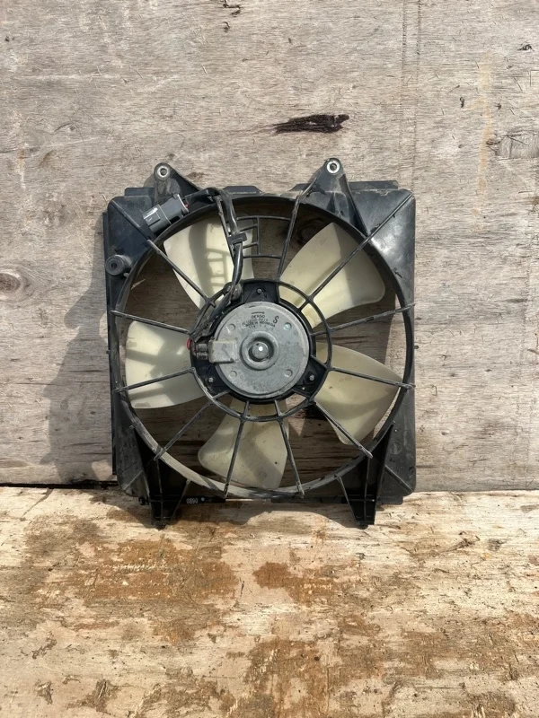 Диффузор вентилятора в сборе Honda Civic 8 2006-2011 19015RNAA01 4D