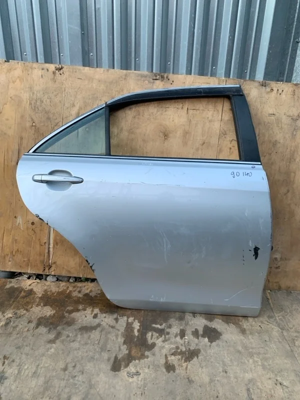 Дверь Toyota Camry 2006-2011 6700333161 40, задняя правая