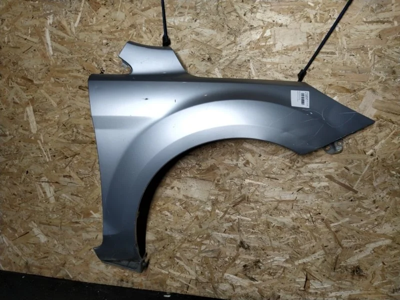 Крыло переднее правое переднее правое Ford Focus 2