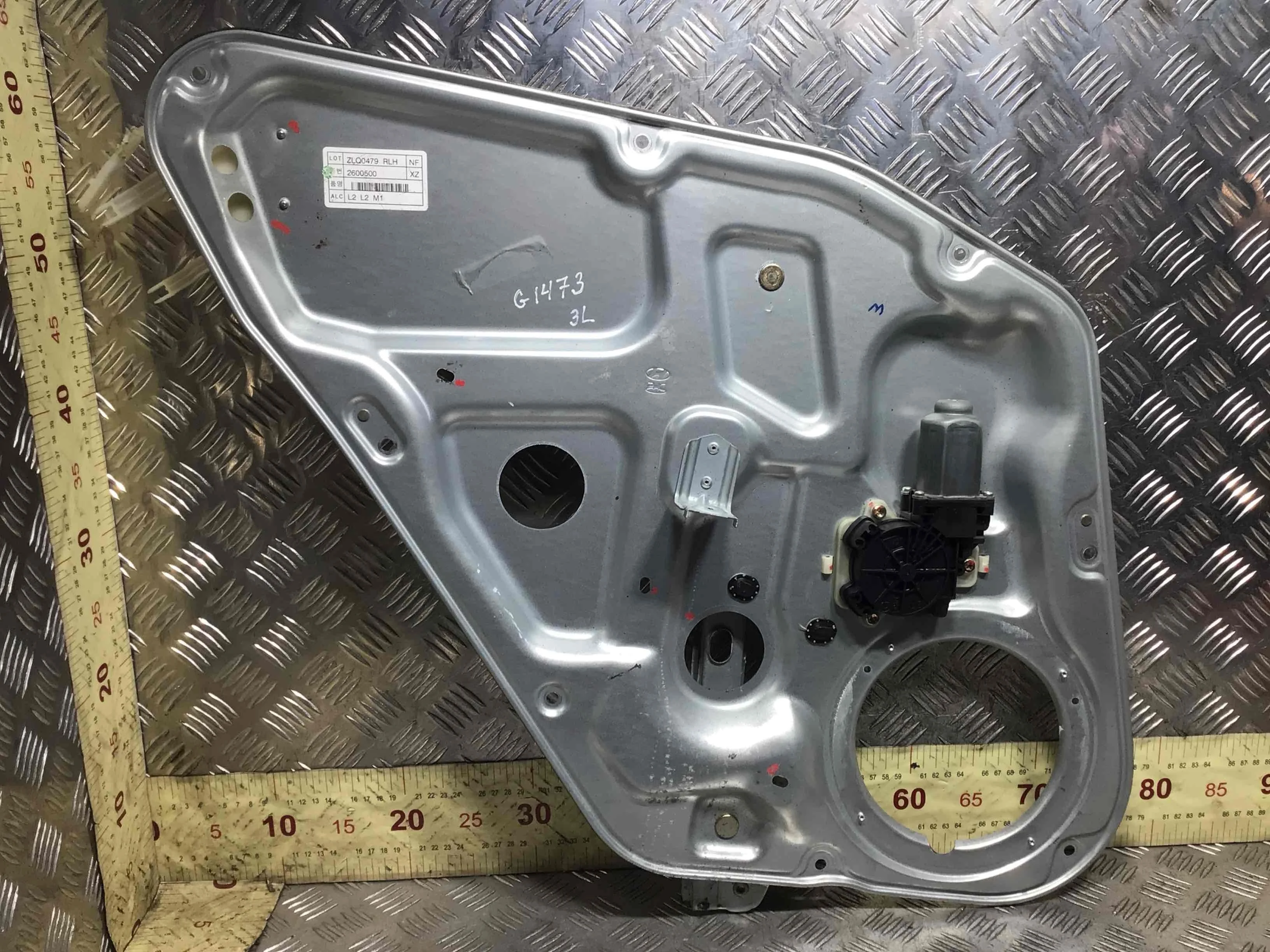 Стеклоподъемник электрический задний левый Hyundai Sonata 4 поколение [рестайлинг] (2001-2013) бензин 2.4 i Автомат Седан