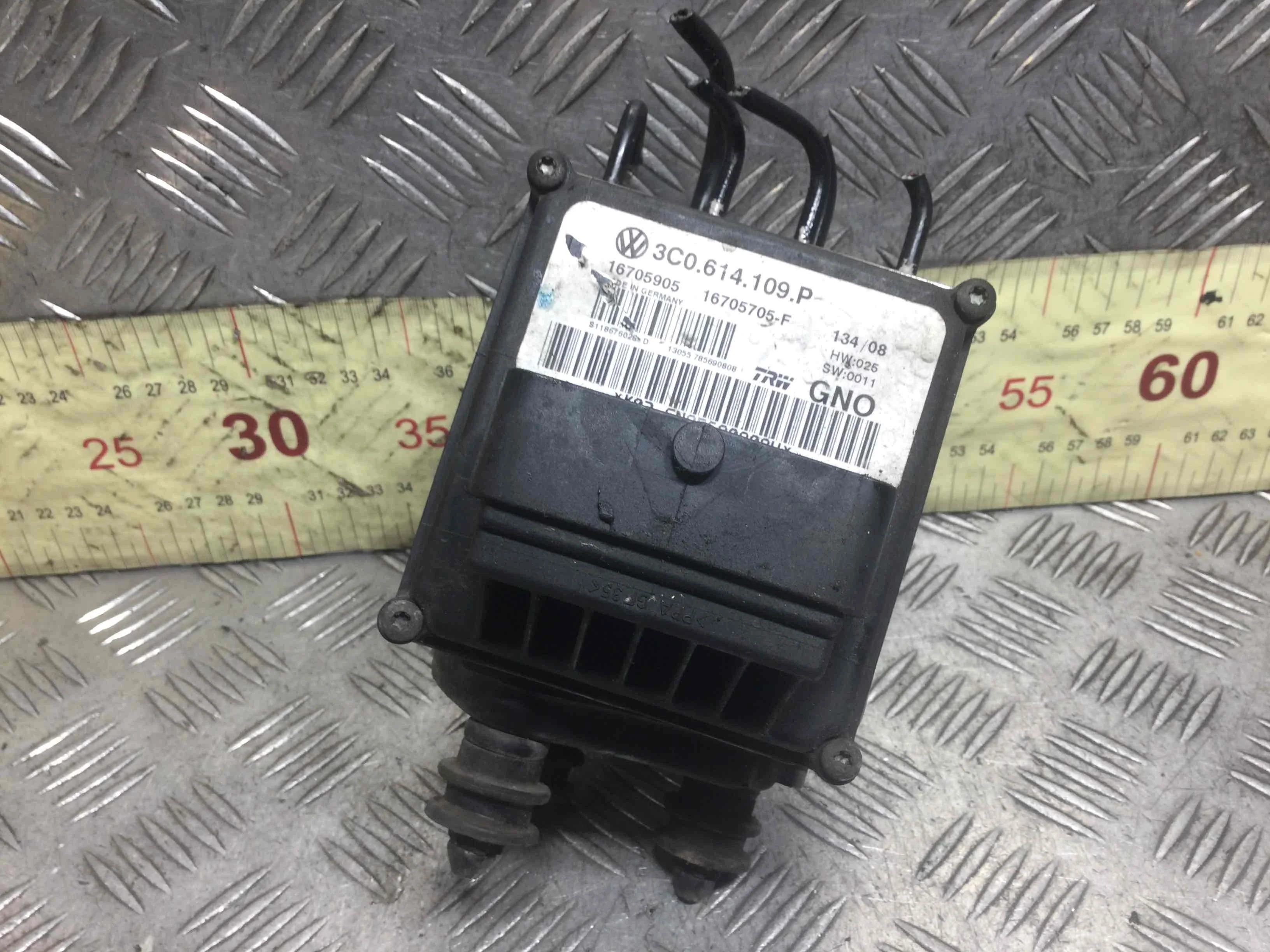 Блок ABS Volkswagen Passat B6 (2005-2010) дизель 1.9 TDI Механика Седан