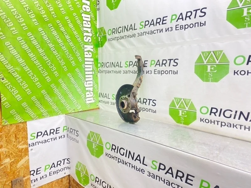 Поворотный кулак Volkswagen Touareg 2003 7L6407258A 7LA BPE 2.5 TDI, передний правый