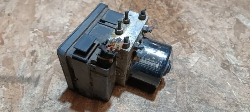 Блок abs Volkswagen Golf 2000 1J1