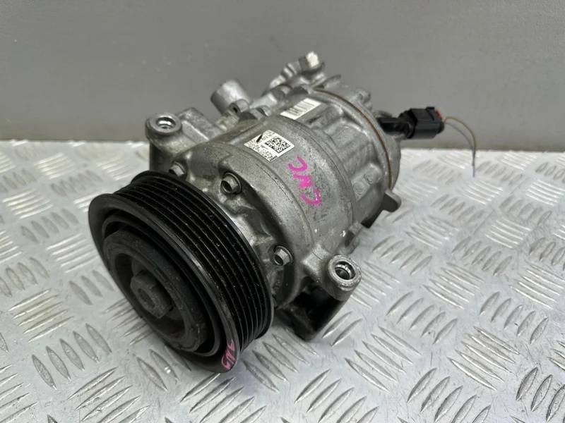 Компрессор кондиционера Audi Q5 8R