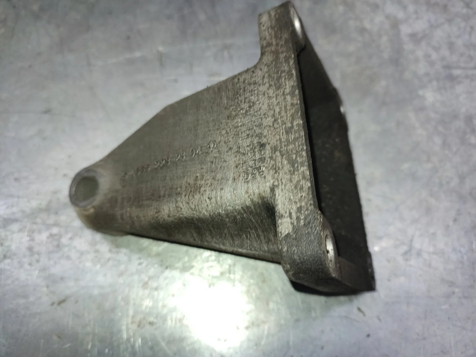 Кронштейн крепления двигателя SsangYong Kyron 2008 D130