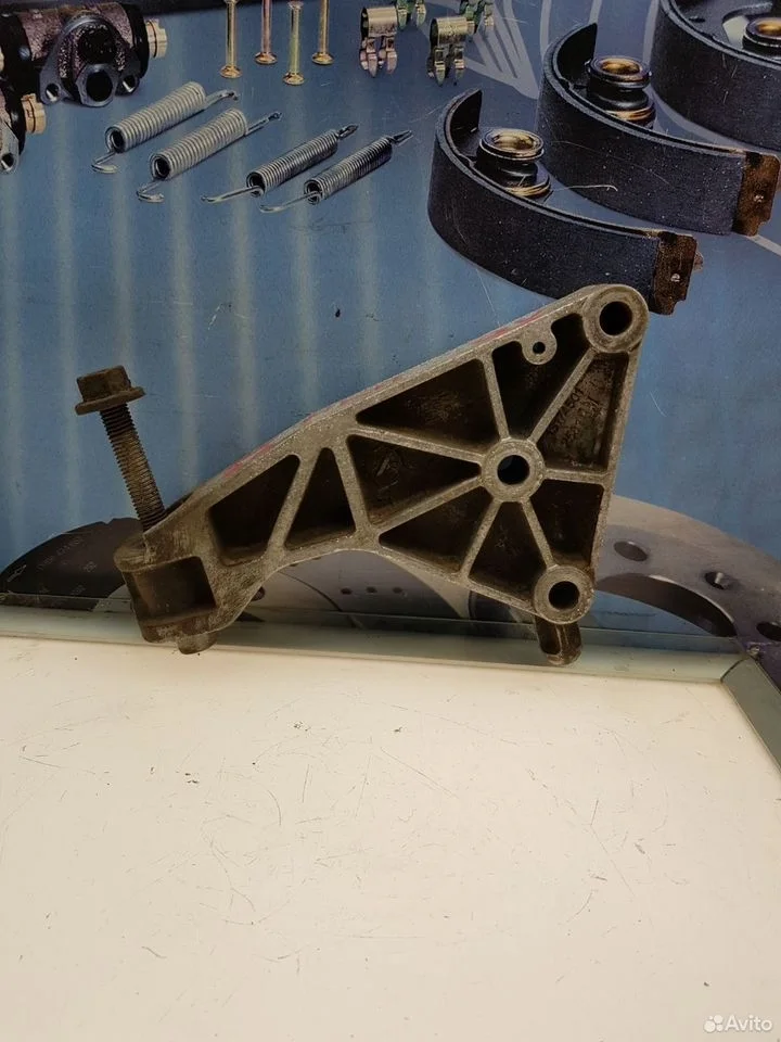 Кронштейн двс задний opel astra h