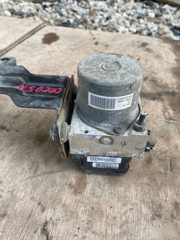 Блок Kia Ceed 2 6158944200 JD ABC