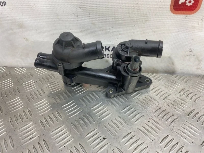 Корпус термостата Volkswagen Jetta 6 2012 03C121121D 1.6