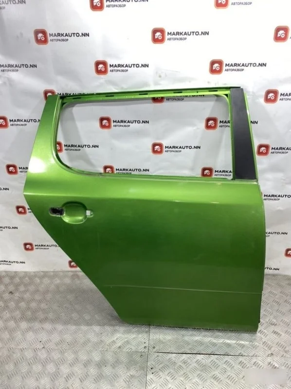 Дверь Skoda Fabia 2 5J6833056, задняя правая