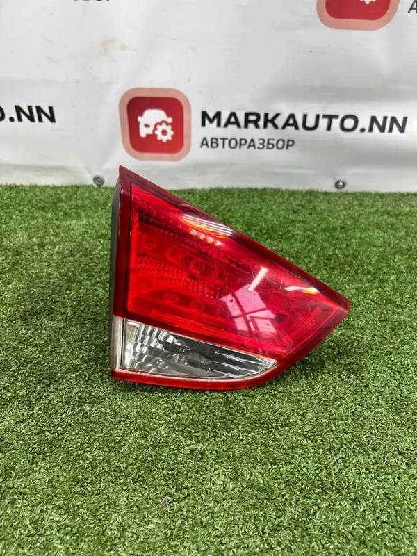 Фонарь внутренний Hyundai Ix35 2011 924052Y000 2.0 D4HA ДИЗЕЛЬ, задний левый