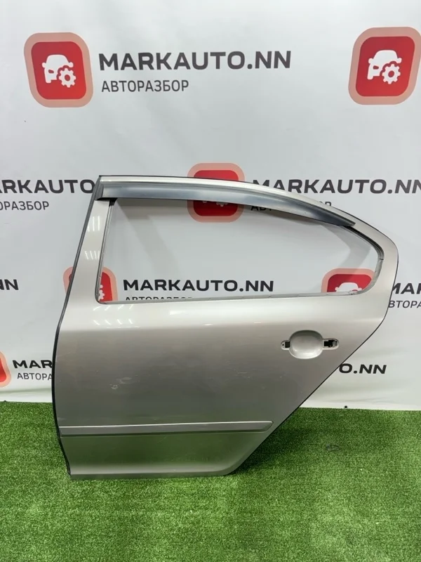 Дверь Skoda Octavia 2011 1Z5833055 A5 1.6 BSE, задняя левая