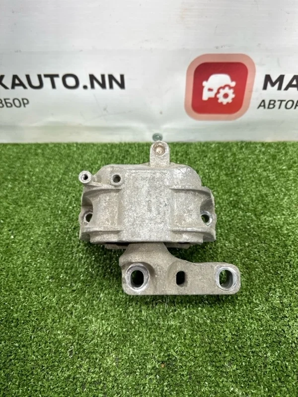 Опора ДВС Skoda Octavia 2011 1K0199262 A5 1.6 BSE, правая