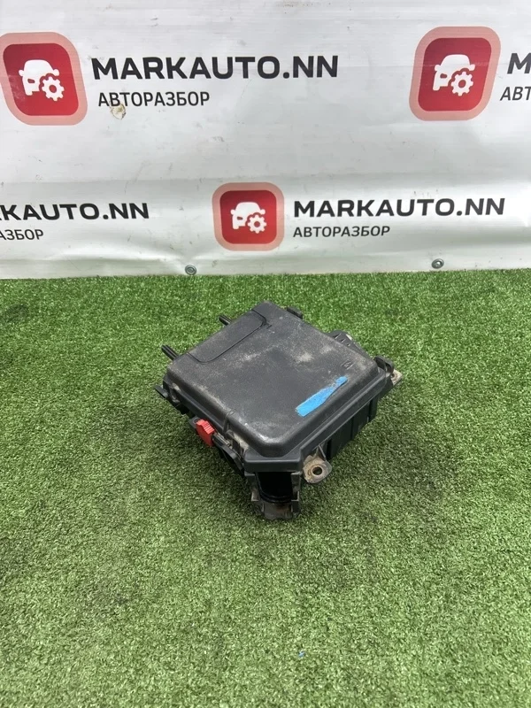 Корпус предохранителей Renault Fluence 2013 284B10002R 1.6 K4MV838