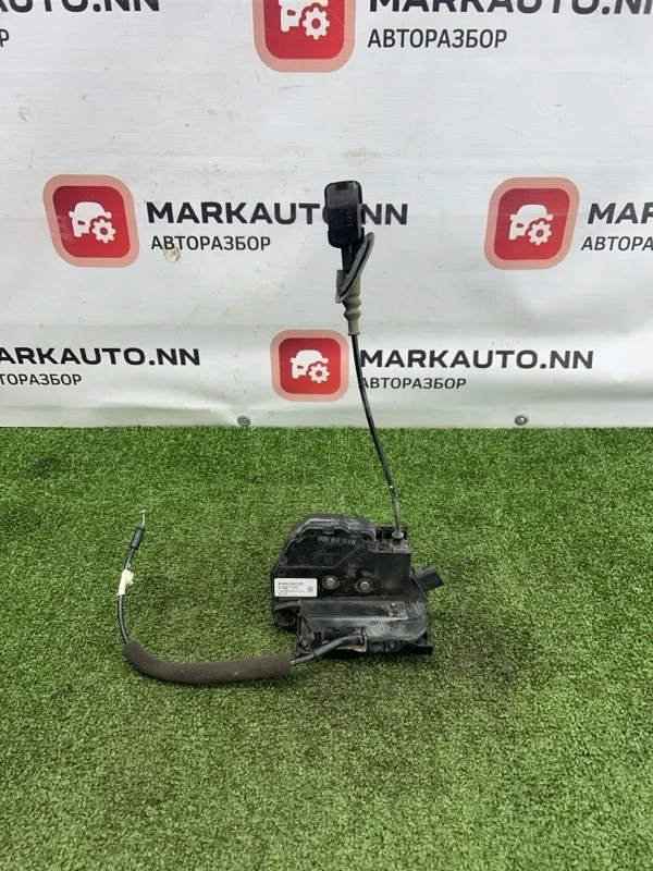 Замок двери Renault Fluence 2013 805020022R 1.6 K4MV838, передний правый