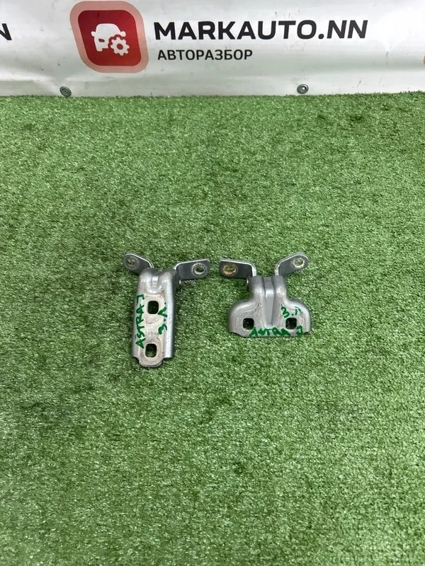 Петли двери Opel Astra 2010 13501715 J 1.4 A14NET, задние левые