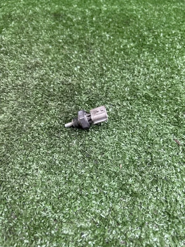 Датчик температуры охлаждающей жидкости Lada Largus 2014 8200561449 K7M