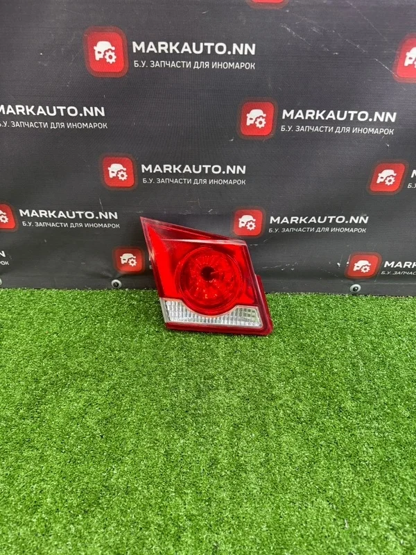 Фонарь внутренний Chevrolet Cruze 2009 95130772 J300 1.6, задний левый