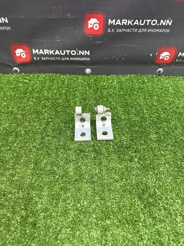 Петля двери Skoda Octavia 2011 6Y0831412D A5 1.8 CDA, передняя правая