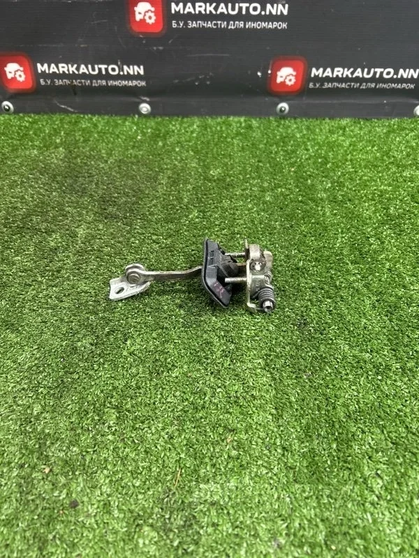 Ограничитель двери Ваз (LADA) XRAY 2017 804302559R 1.8 21179, задний правый