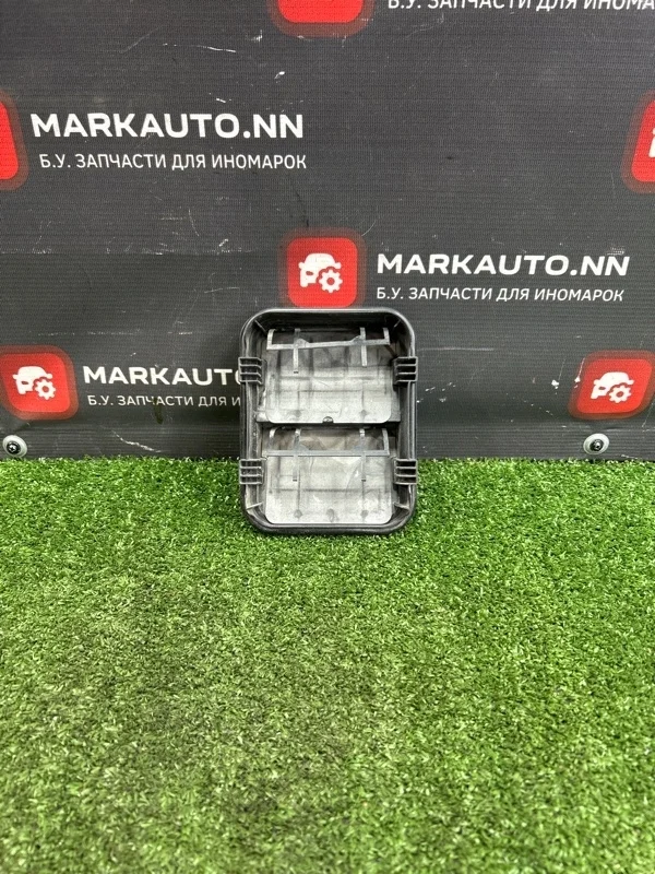 Вентиляция багажника Ваз (LADA) XRAY 2017 8200728288 1.8 21179, правая