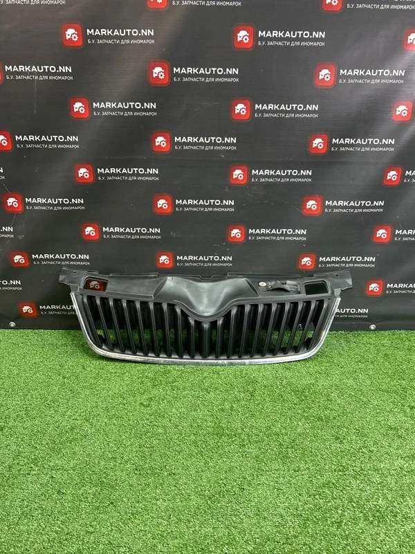Решетка радиатора Skoda Fabia 2 2013 5J0853668C 1.2 CGP МКПП