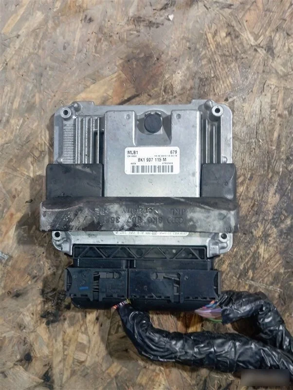 Блок управления двигателем Audi A4 B8 рестайлинг (2011—2015)