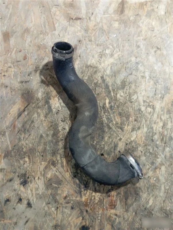 Патрубок интеркулера Audi A4 B8 рестайлинг (2011—2015)