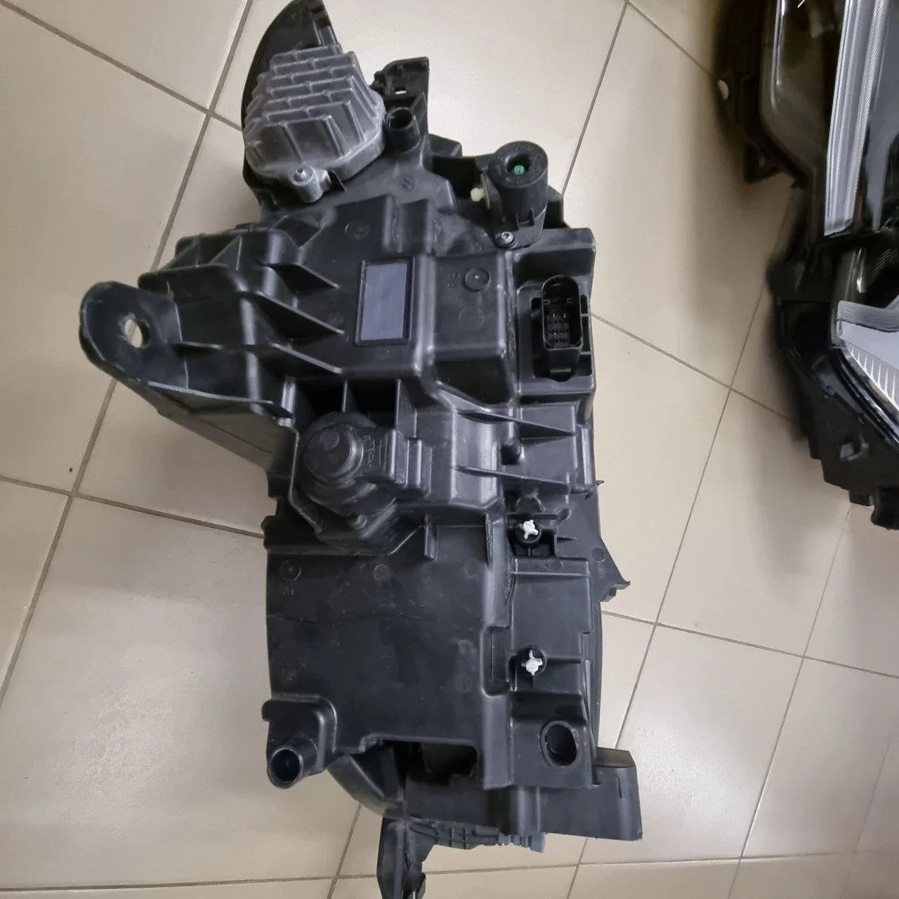 Фара правая Volvo XC90 II L 2014-2019