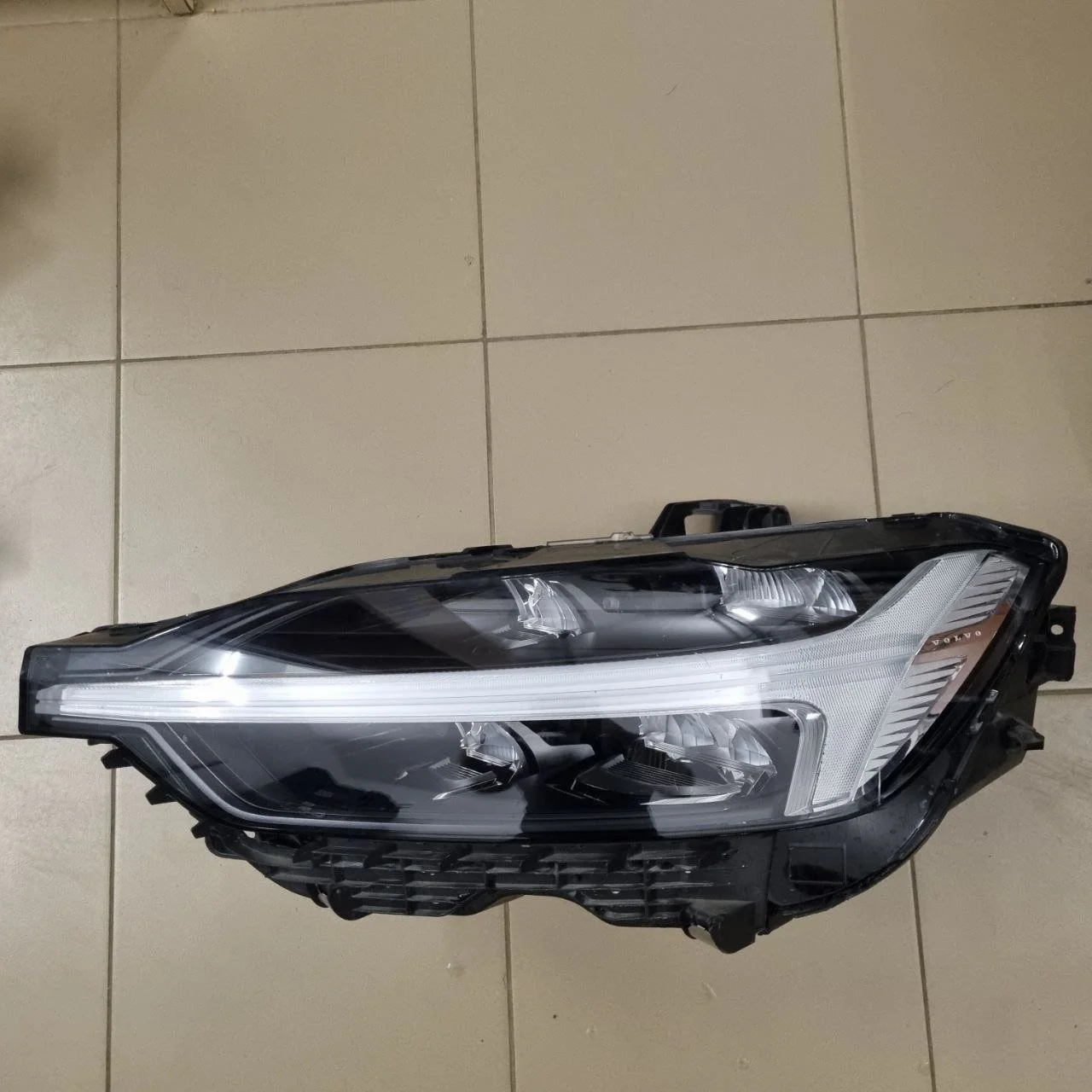 Фара левая Volvo XC60 2 (2021-н.в.)