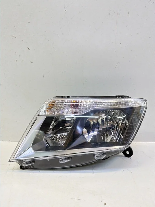 Фара Nissan Terrano 2014-2020 D10