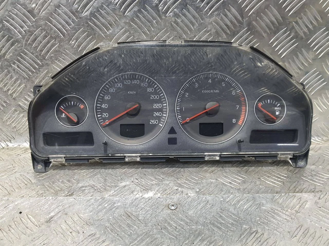 панель приборов (щиток) Volvo XC90