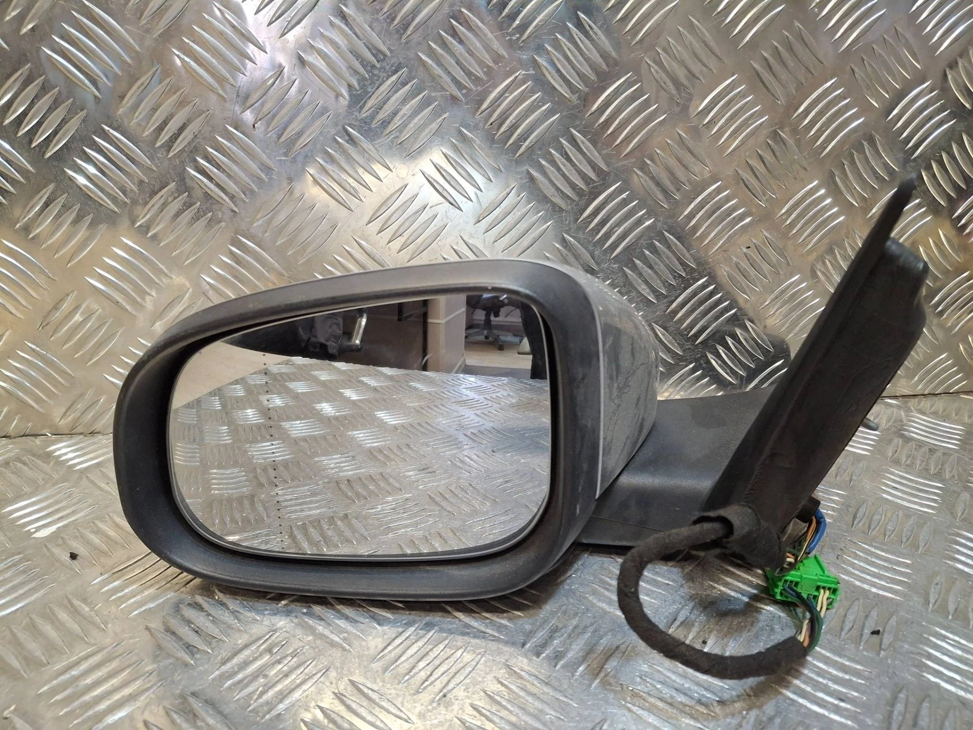 зеркало наружное левое Volvo C30   серебро