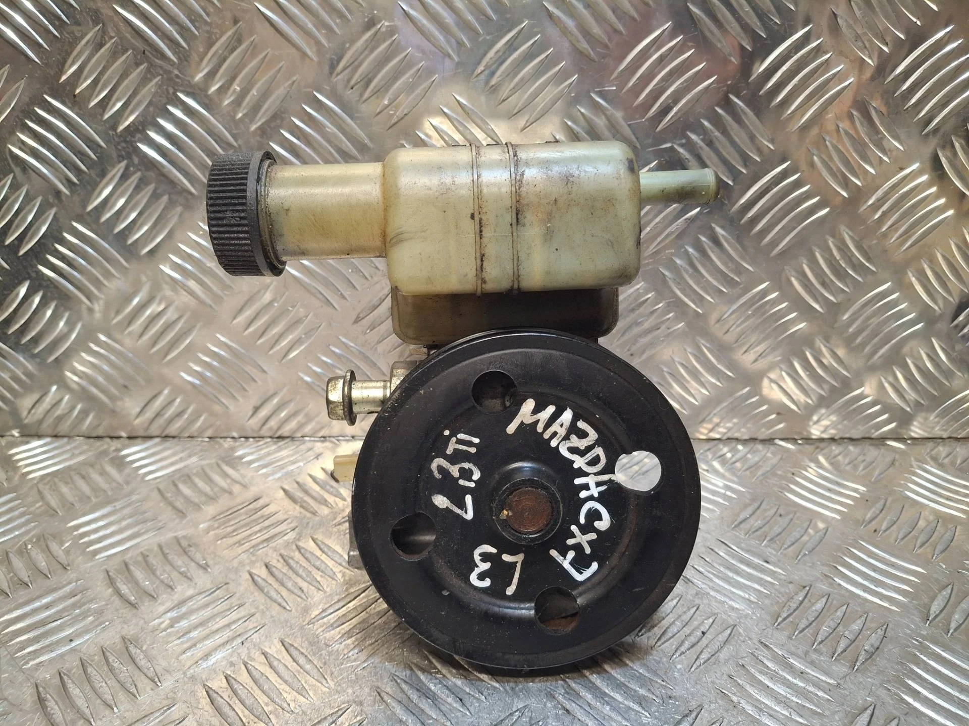 насос гидроусилителя руля Mazda CX-7