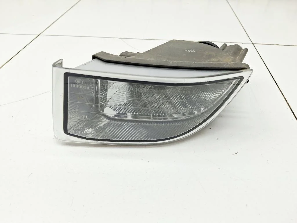 Фара противотуманная левая Toyota Land Cruiser Prado J120