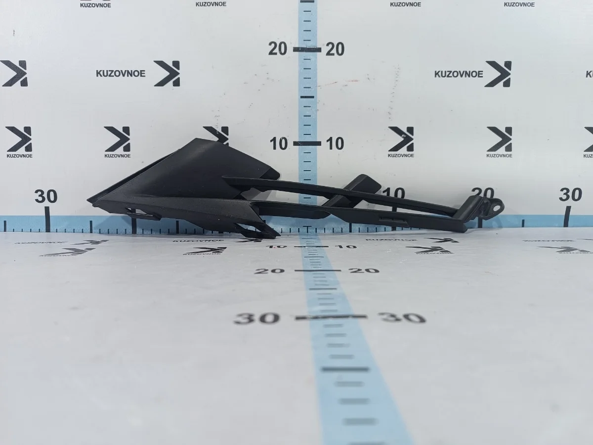 Решетка в бампер Lexus RX200t 2017