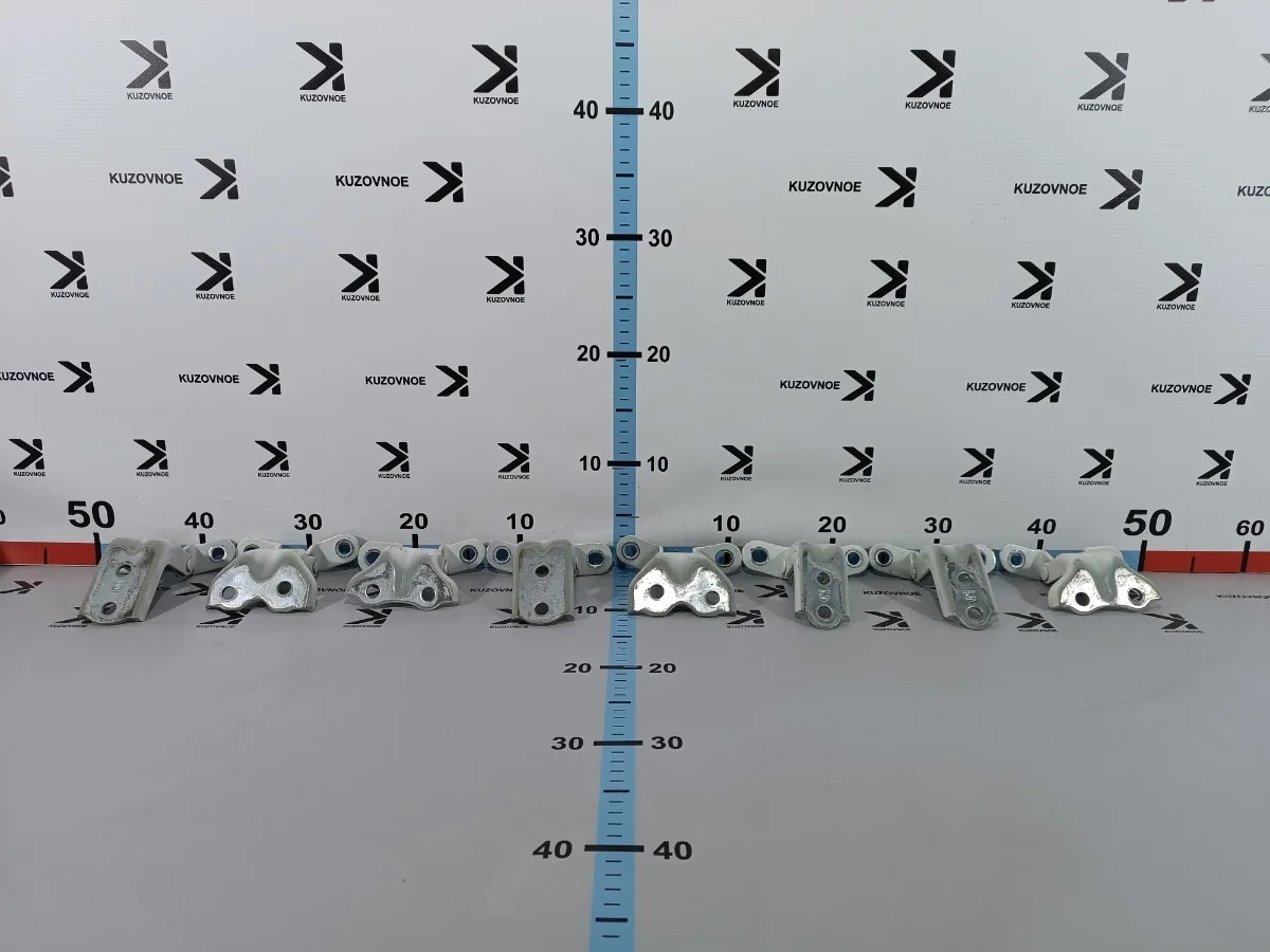 Петля двери Hyundai Santa Fe 2012 DM