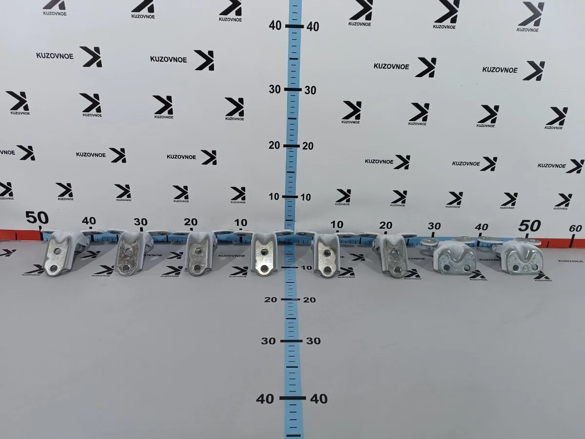 Петля двери Genesis G70 2018 IK