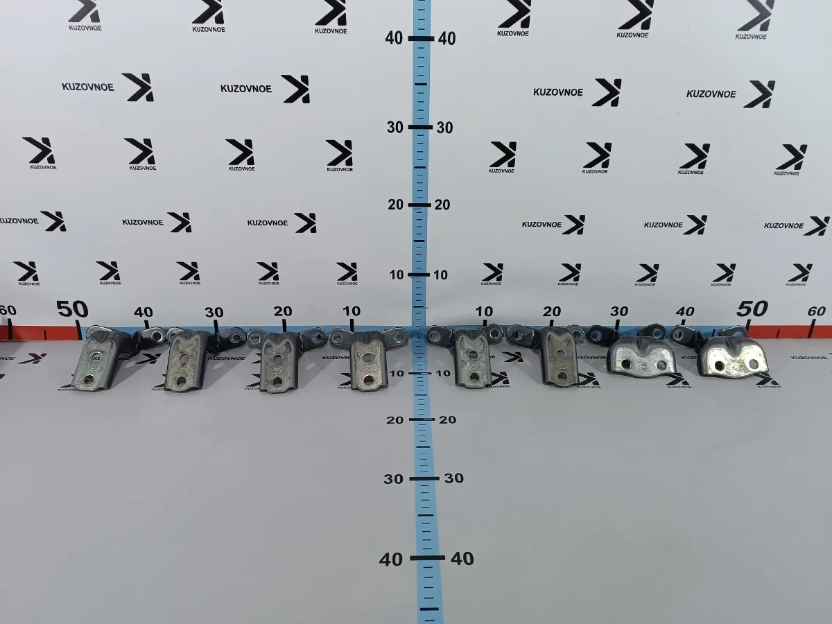 Петля двери Hyundai Santa Fe 2016 DM