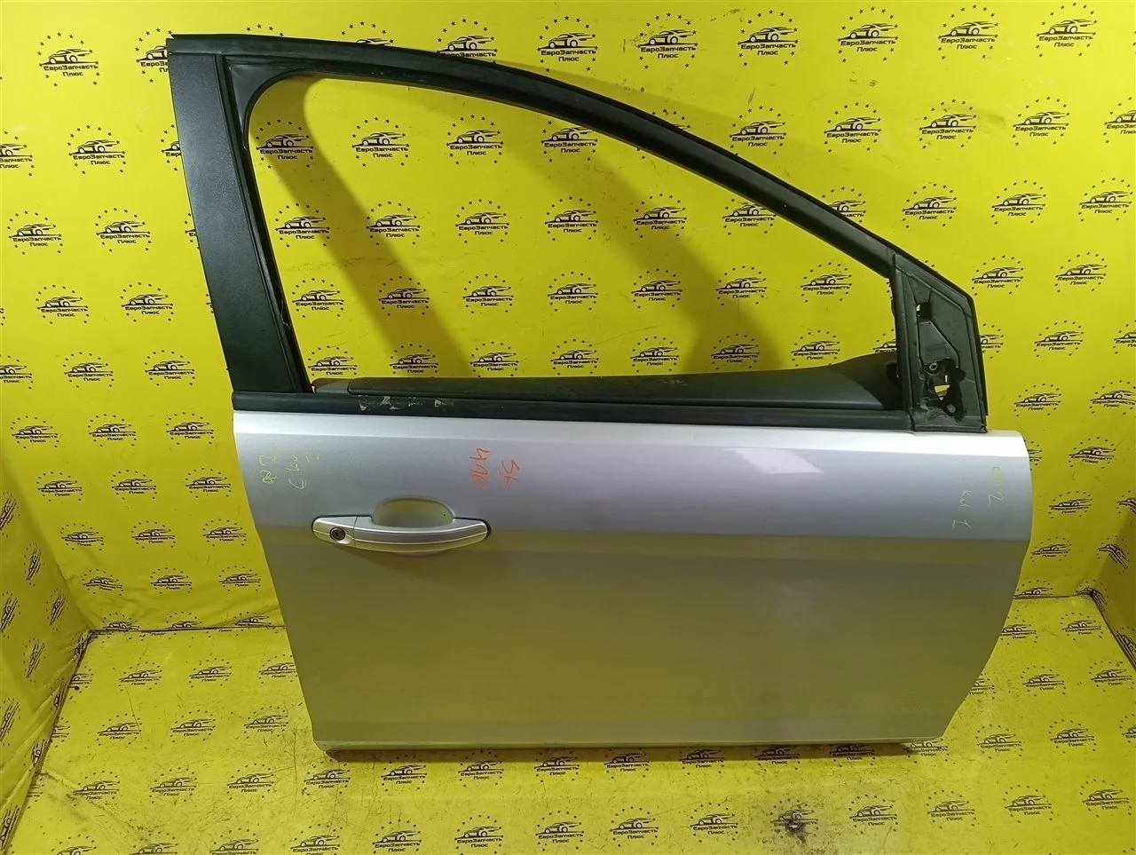 Дверь Ford Focus 1702408 2, передняя правая