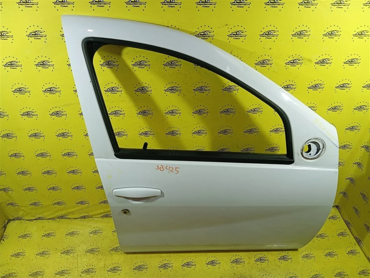 Дверь Renault Duster 821000291R, передняя правая