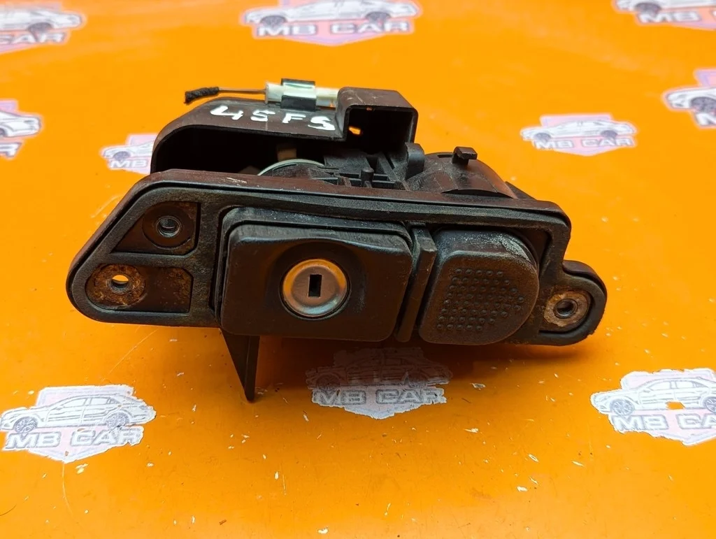 Ручка открытия багажника Mercedes-Benz