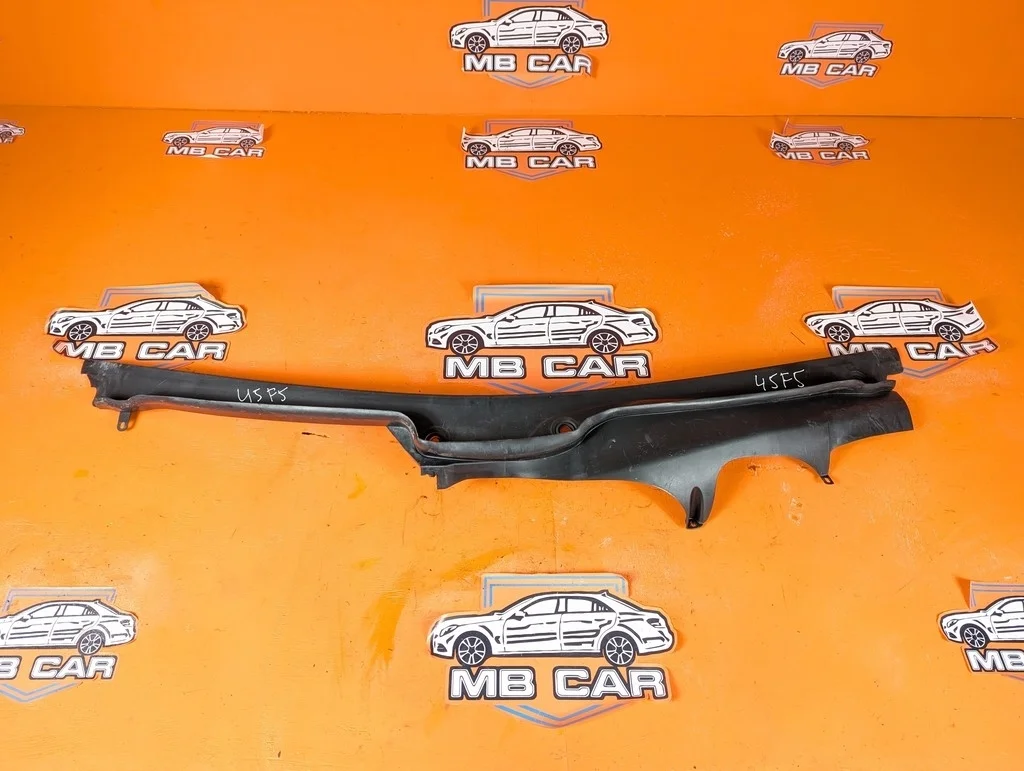 Жабо Mercedes-Benz