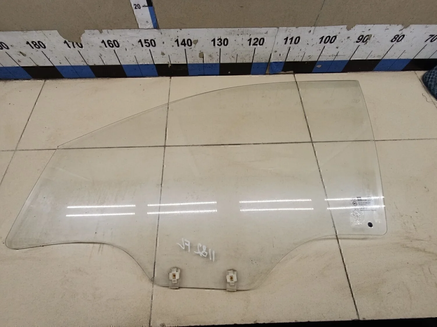 Стекло двери передней левой Getz 2002-2010