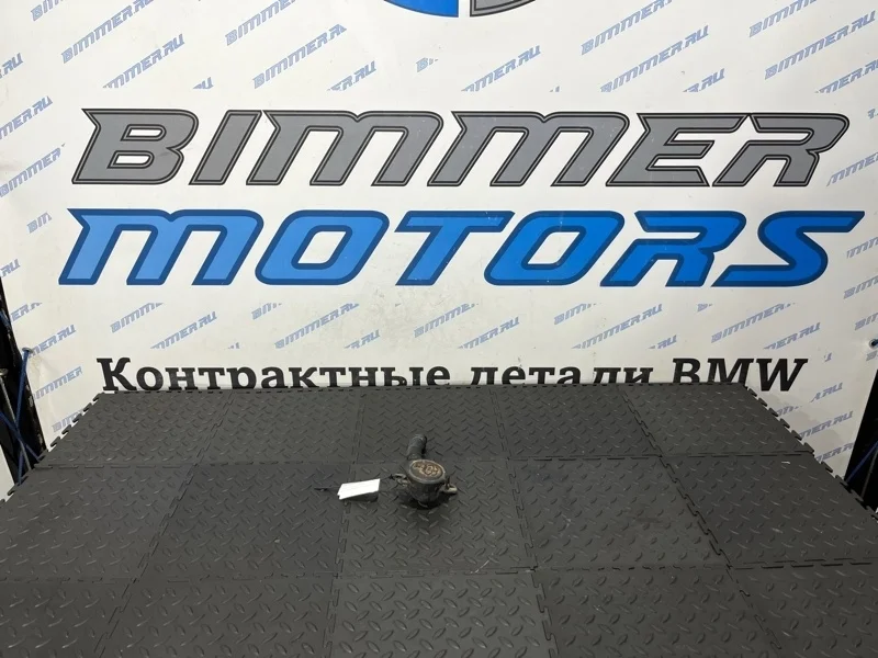 Заливная горловина бачка омывателя BMW 316i F30
