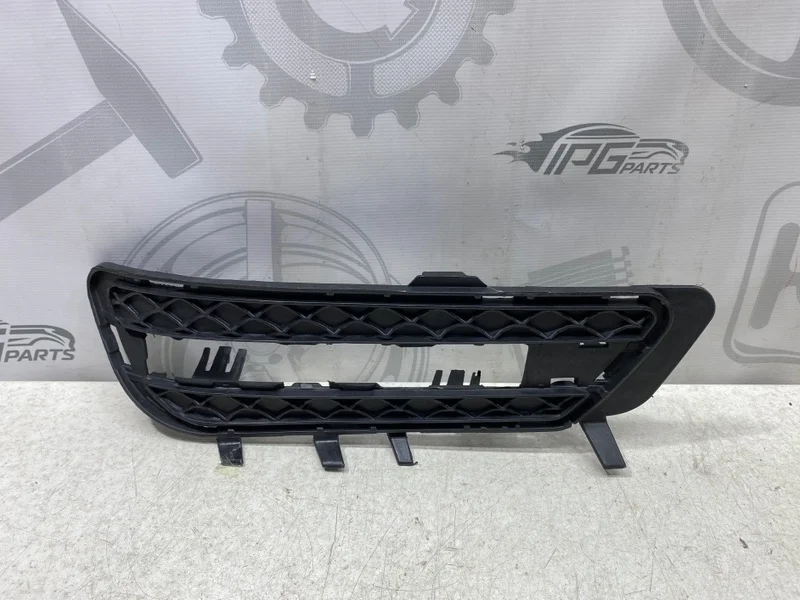 Решетка переднего бампера левая Mercedes-benz W212