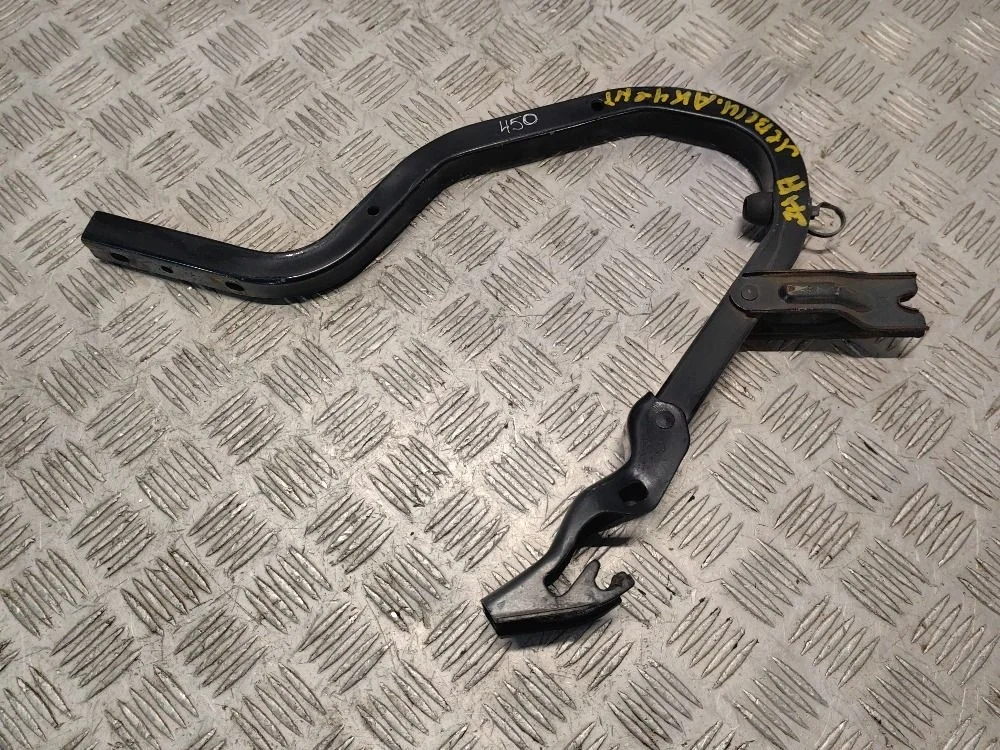 Петля крышки багажника левая Hyundai Accent