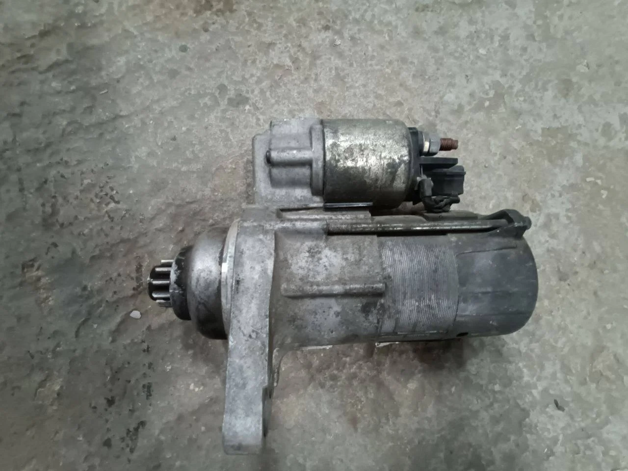 стартер Volkswagen Caddy 3  2006