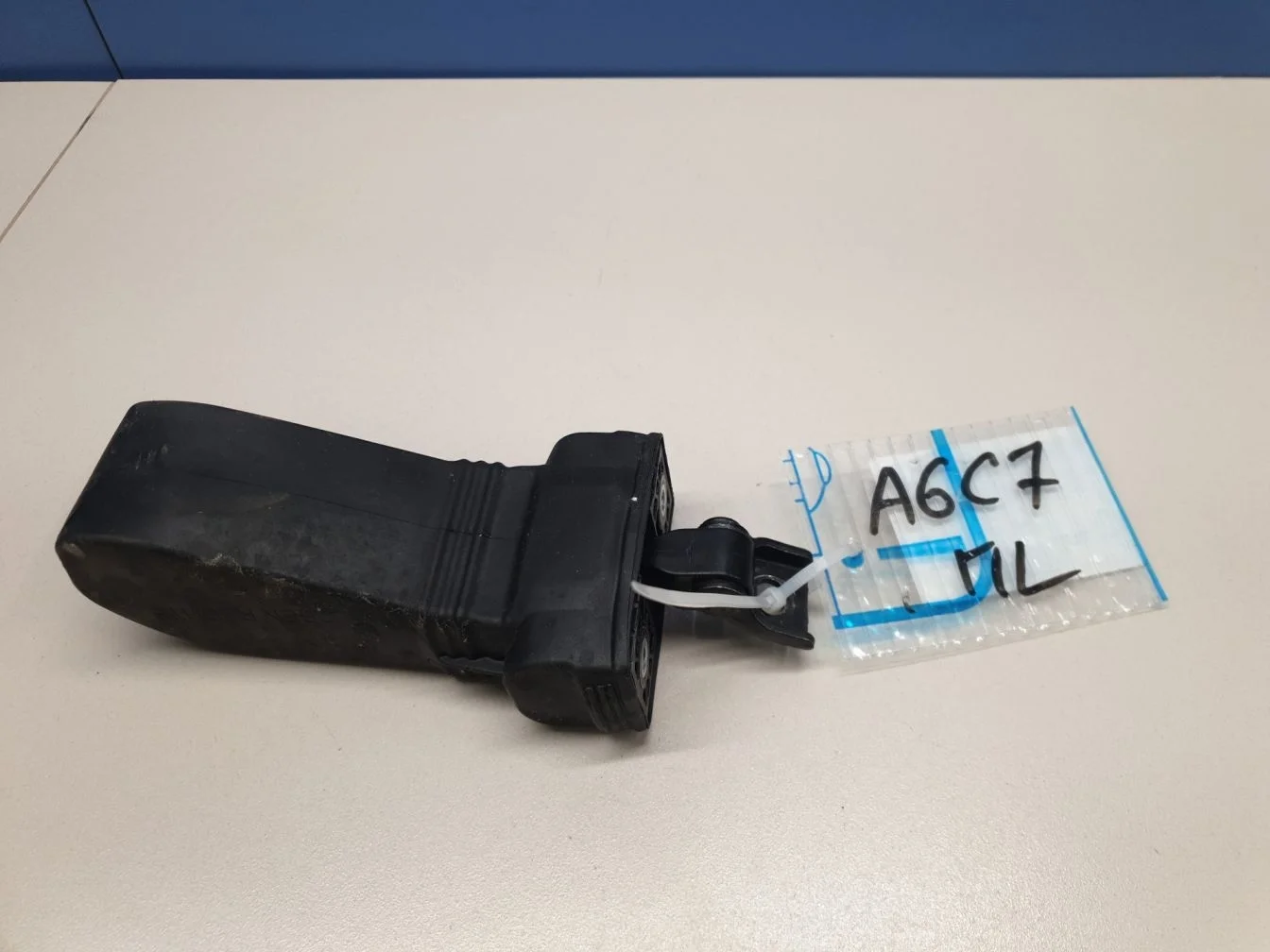 Ограничитель двери передней для Audi A6 C7 Allroad quattro 2012-2019